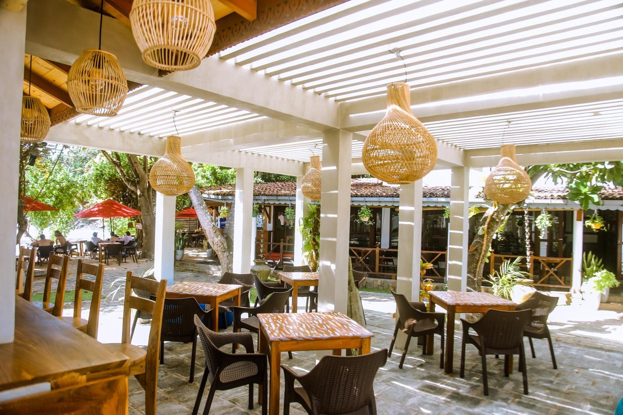 Surf Sea Breeze Hotel Mirissa Bagian luar foto