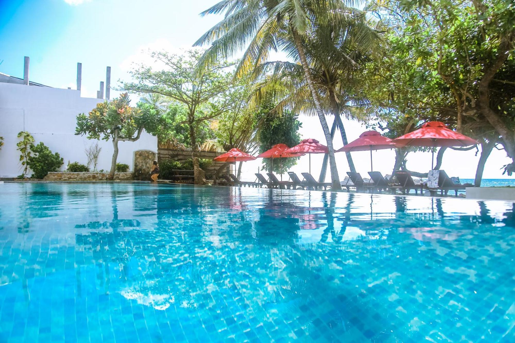 Surf Sea Breeze Hotel Mirissa Bagian luar foto