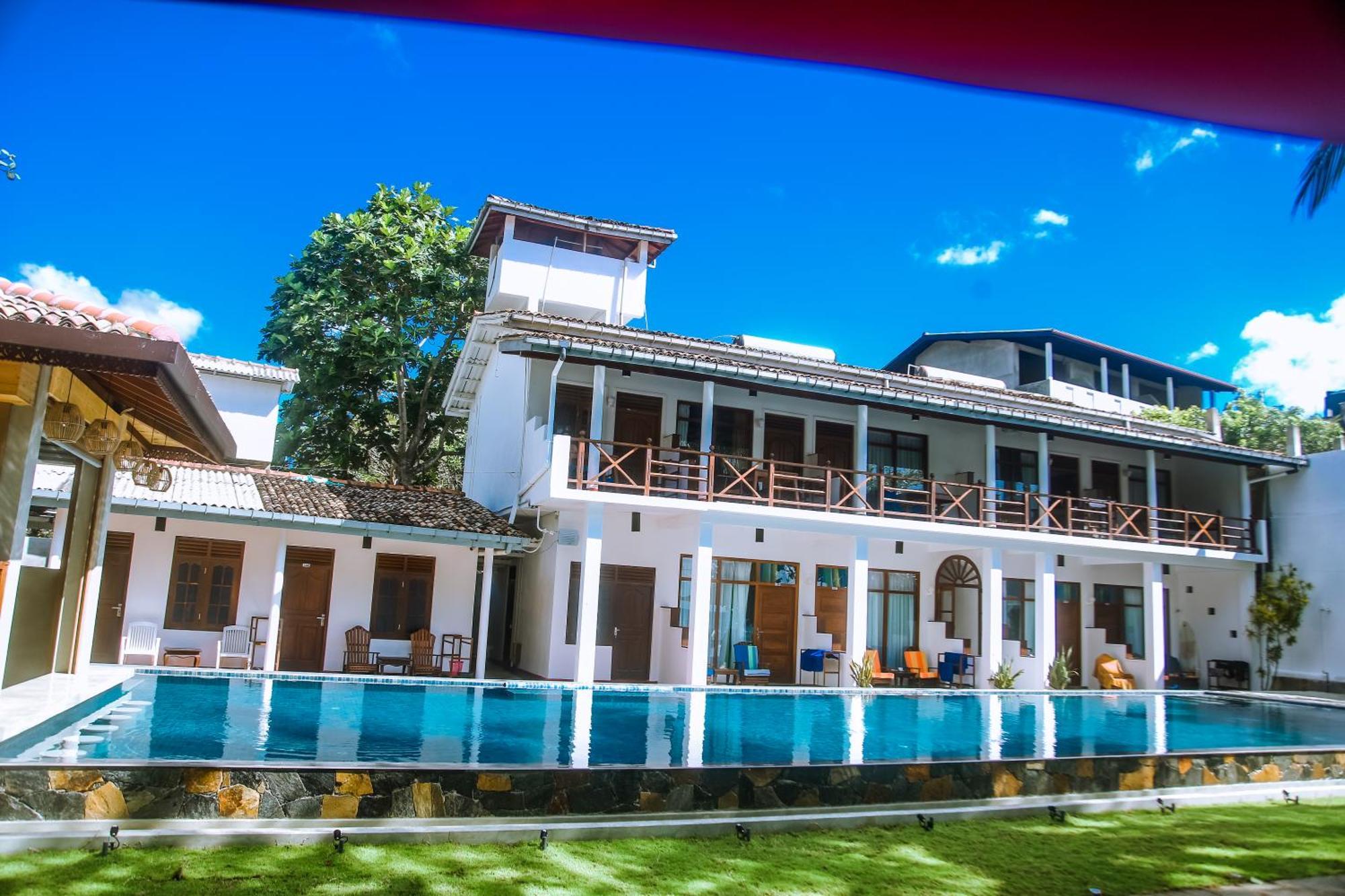 Surf Sea Breeze Hotel Mirissa Bagian luar foto